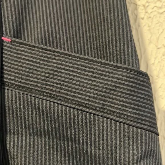 Nike Tour Performance Dri-Fit Gray and black striped Golf skort size 2 - Picture 4 of 16